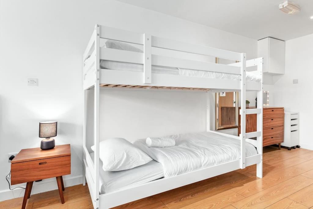 Spacious And Delightful Sleep 5 Piccadilly Vrc ลอนดอน ภายนอก รูปภาพ